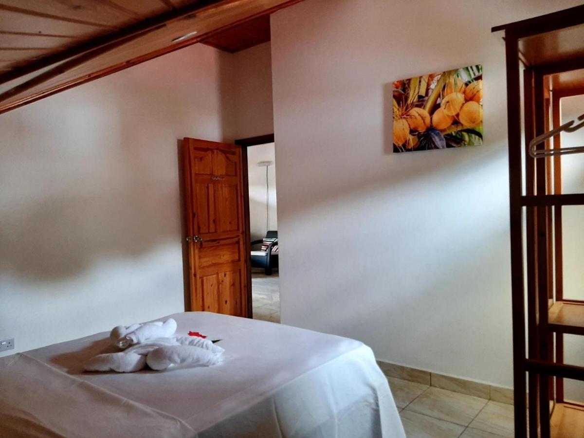 Отель La Source Self Catering Ла-Диг Экстерьер фото